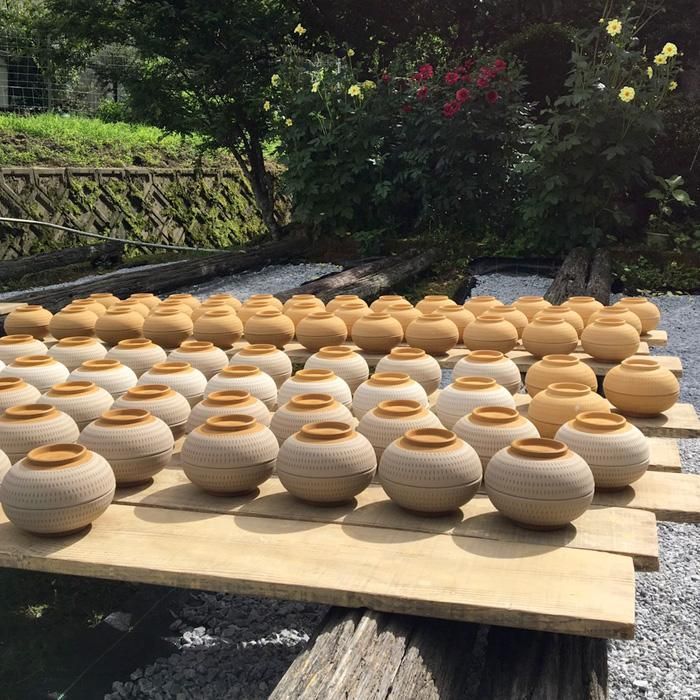 福嶋製陶 自然乾燥中の器