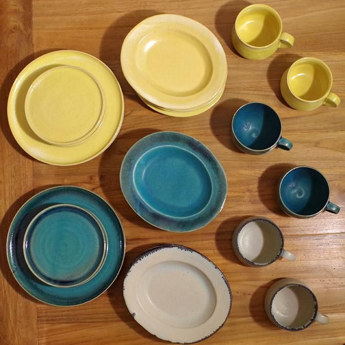 児玉修治 碧、ミモザ、ラムネと名付けられたカラフルな器たち