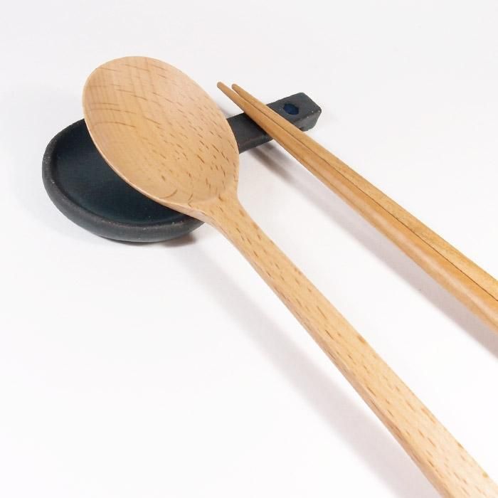 辻本路 お箸もスプーンも両方乗せられるフライパン型